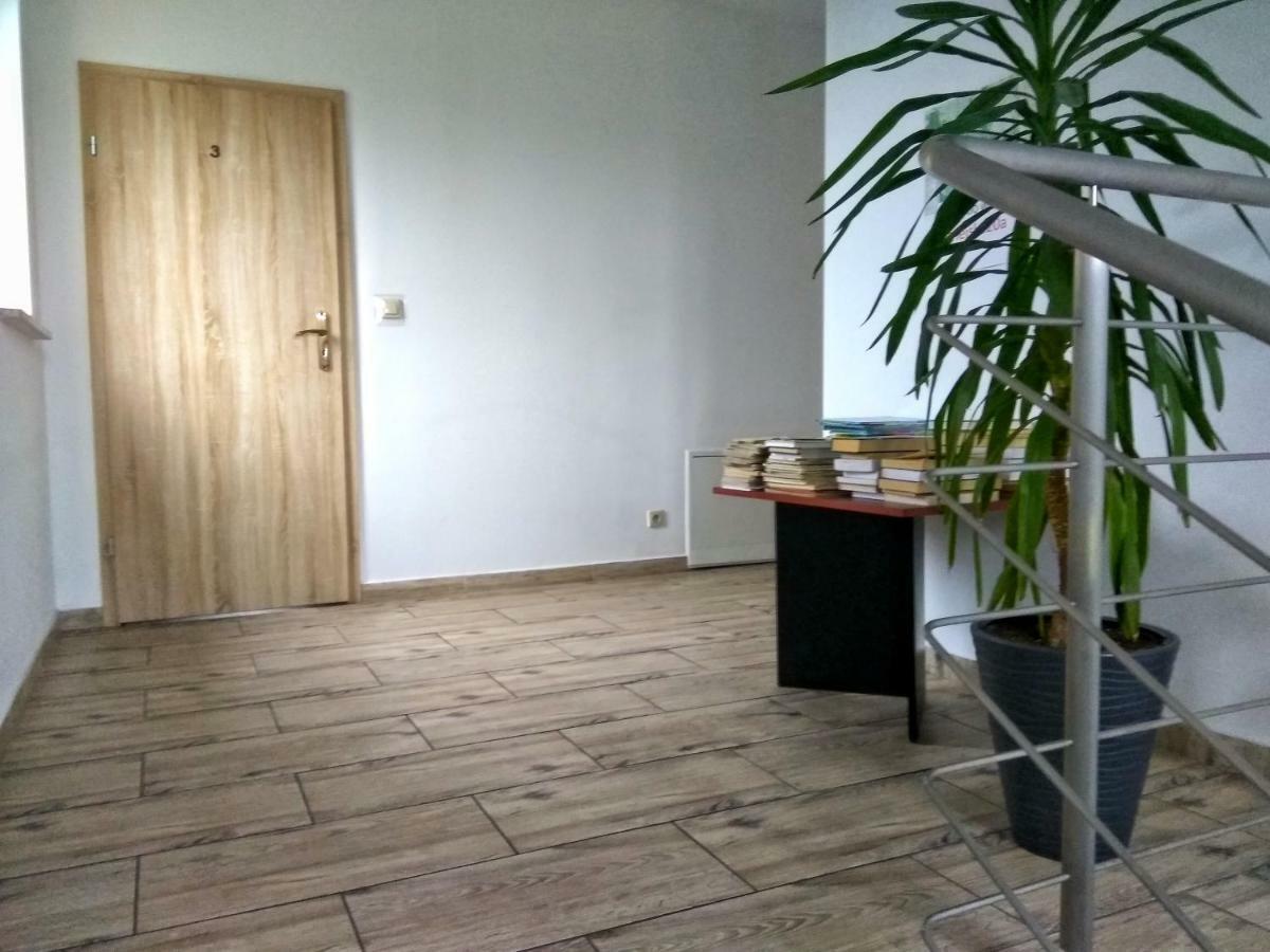 Pokoje Na Wiejskiej Nałęczów Buitenkant foto