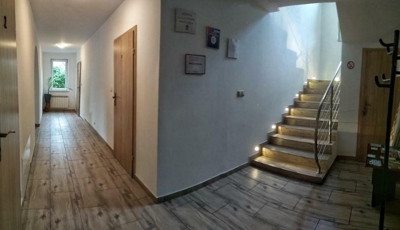 Pokoje Na Wiejskiej Nałęczów Buitenkant foto